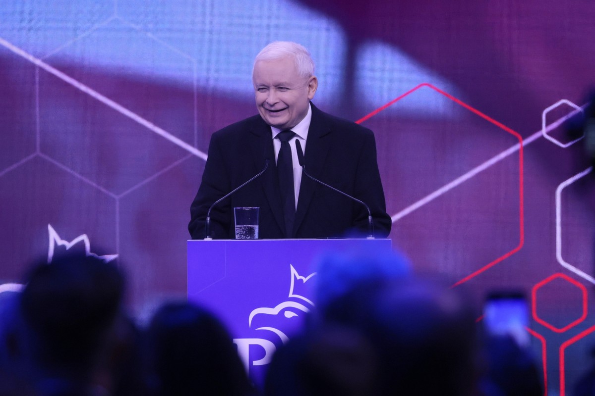 Obietnice wyborcze PiS. Na stole m.in. podwyższenie wysokości świadczenia 500 plus