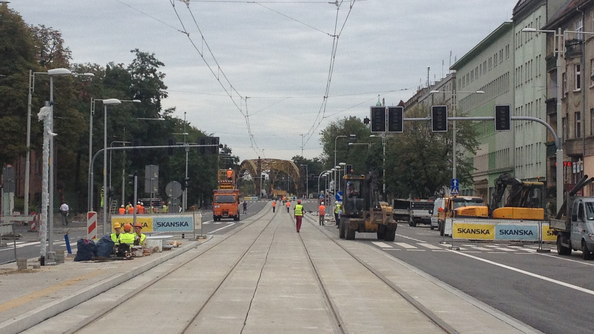 Koniec z objazdami. Od dziś tramwaje i autobusy wracają na Curie-Skłodowskiej – podobnie jak kierowcy. W ciągu najbliższych kilku dni, światła na wyremontowanej ulicy zostaną podłączone do systemu ITS.