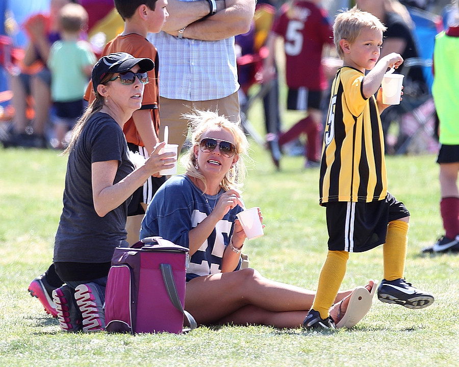 Britney Spears na meczu syna (fot. Agencja BE&amp;W)