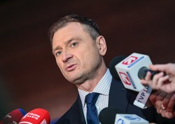 Tyle Nitras wydał z pieniędzy podatników na podróże. Zobacz, ile kosztowały samoloty i taksówki