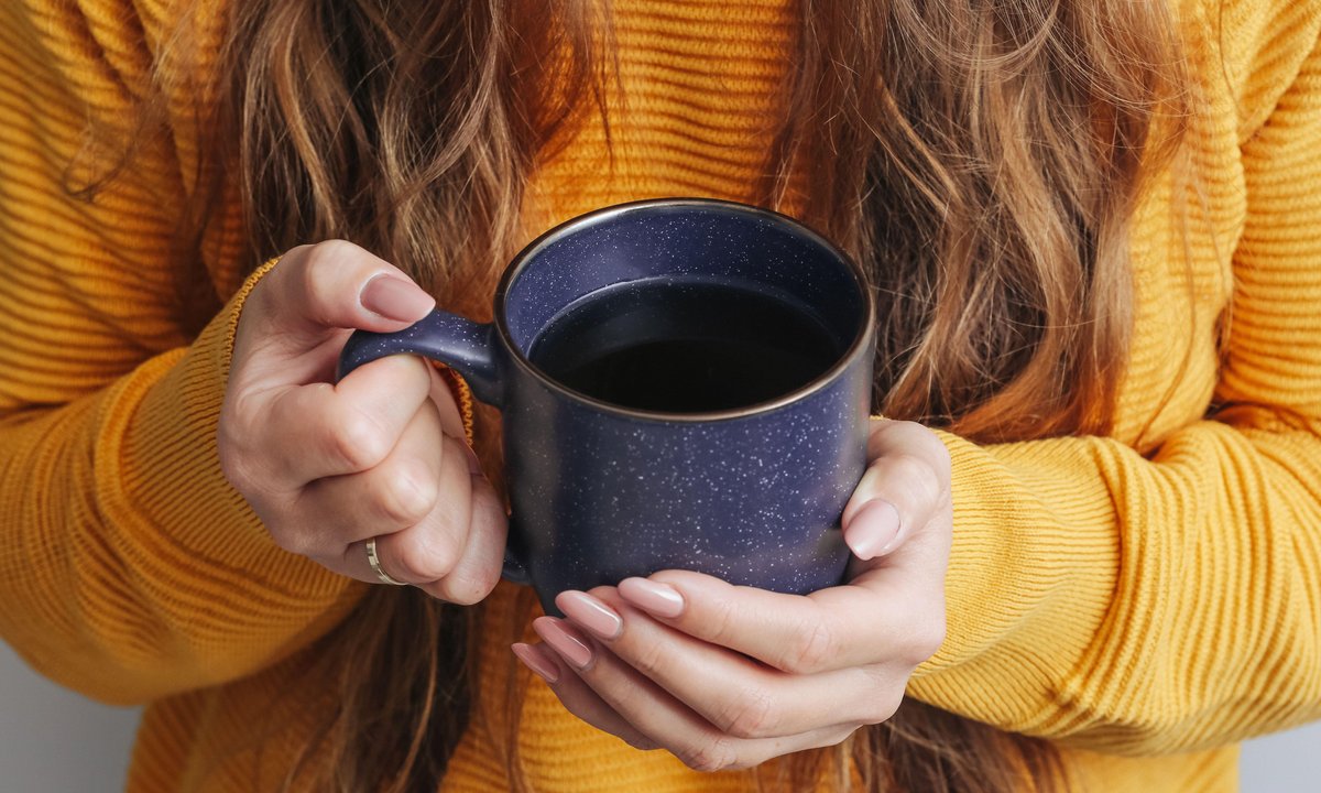 Dodaj ją do kawy, a skóra i włosy nabiorą blasku. Wystarczy łyżeczka dziennie