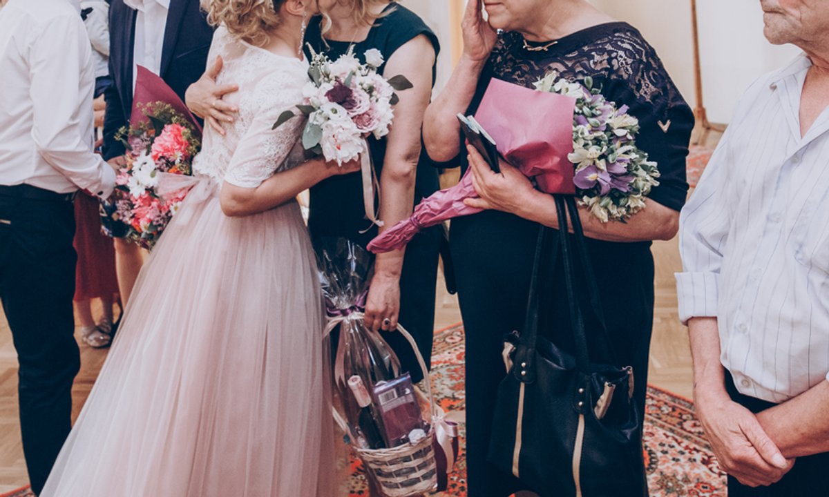 Teściowa zrobiła to pannie młodej tuż po ślubie. "To zdecydowanie gra o władzę"