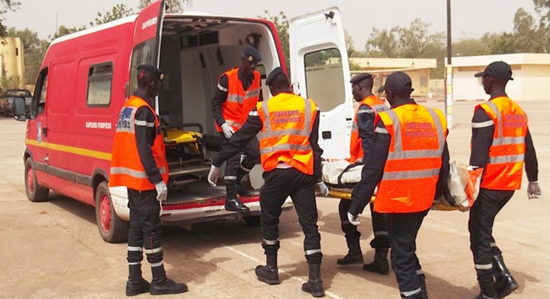 Des sapeurs-pompiers sénégalais pendant un exercice (illustration)