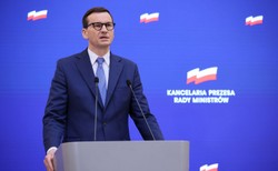 Morawiecki o tarczy antyputinowskiej: Stawiamy na zapobieganie inflacji, ochronę miejsc pracy i wsparcie firm