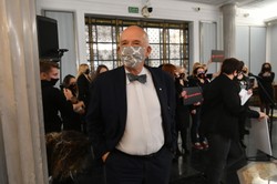 Korwin-Mikke: Szambo wylało się do Sejmu