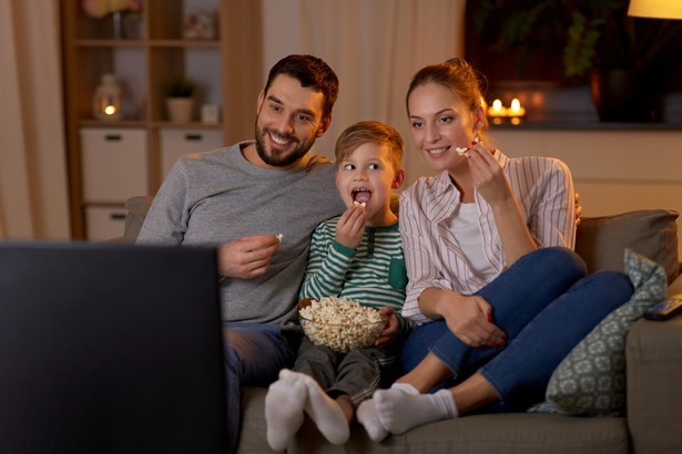 telewizja filmy seriale oglądanie