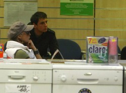 Taka gwiazda, a musi kupować na raty!