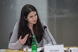 Afera wizowa? "Nie istnieje". Handel wizami? "Rzekome sprzedawanie"