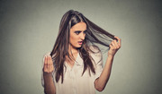 Szampon przeciw wypadanie włosów - jak wybrać najlepszy?