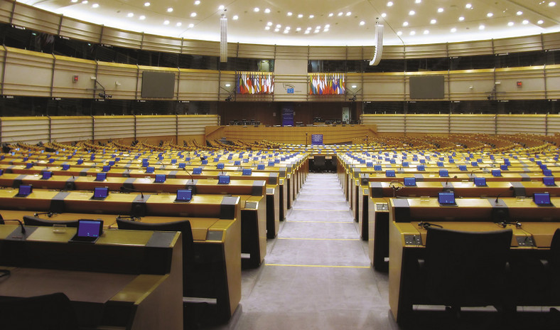 Parlament Europejski w Brukseli, oprawy oświetlenia awaryjnego Logica