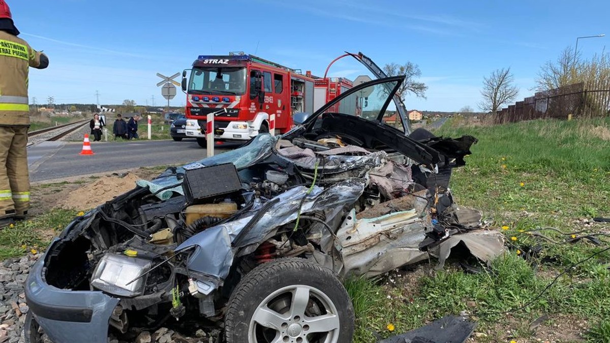 Tragiczny wypadek w Nowej Wsi Ełckiej. Samochód wjechał wprost pod pociąg