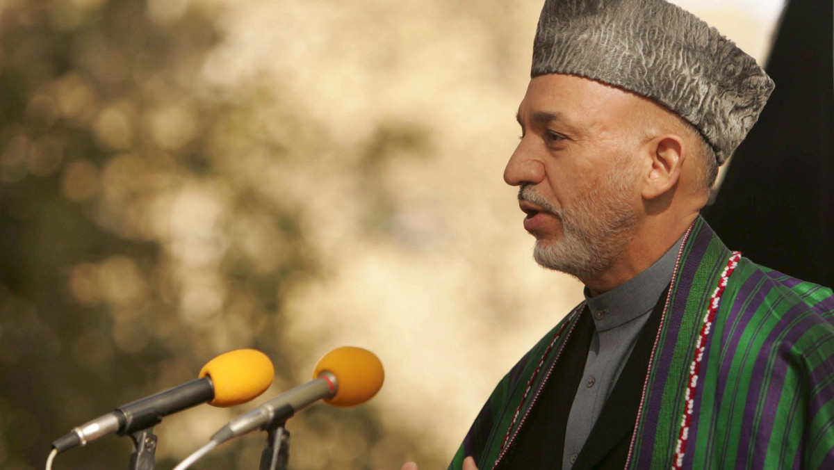Prokuratura federalna w Nowym Jorku wszczęła dochodzenie przeciw Ahmedowi Karzajowi, bratu prezydenta Afganistanu Hamida Karzaja. Obserwatorzy przewidują, że może to skomplikować stosunki między Waszyngtonem a rządem w Kabulu.