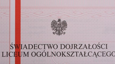 czerwony pasek na świadectwie – tak czy nie? rodzice i nauczyciele są