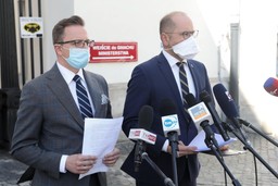 Posłowie KO: Apelujemy, by Sejm zajął się projektem uchwały ws. komisji śledczej dot. respiratorów