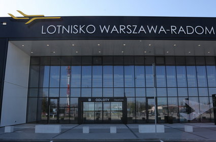 Cięcie lotów z Radomia. Największe polskie biuro podróży zabiera głos [TYLKO U NAS]