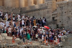 Kleon nawiedził Grecję. Zamknięto Akropol