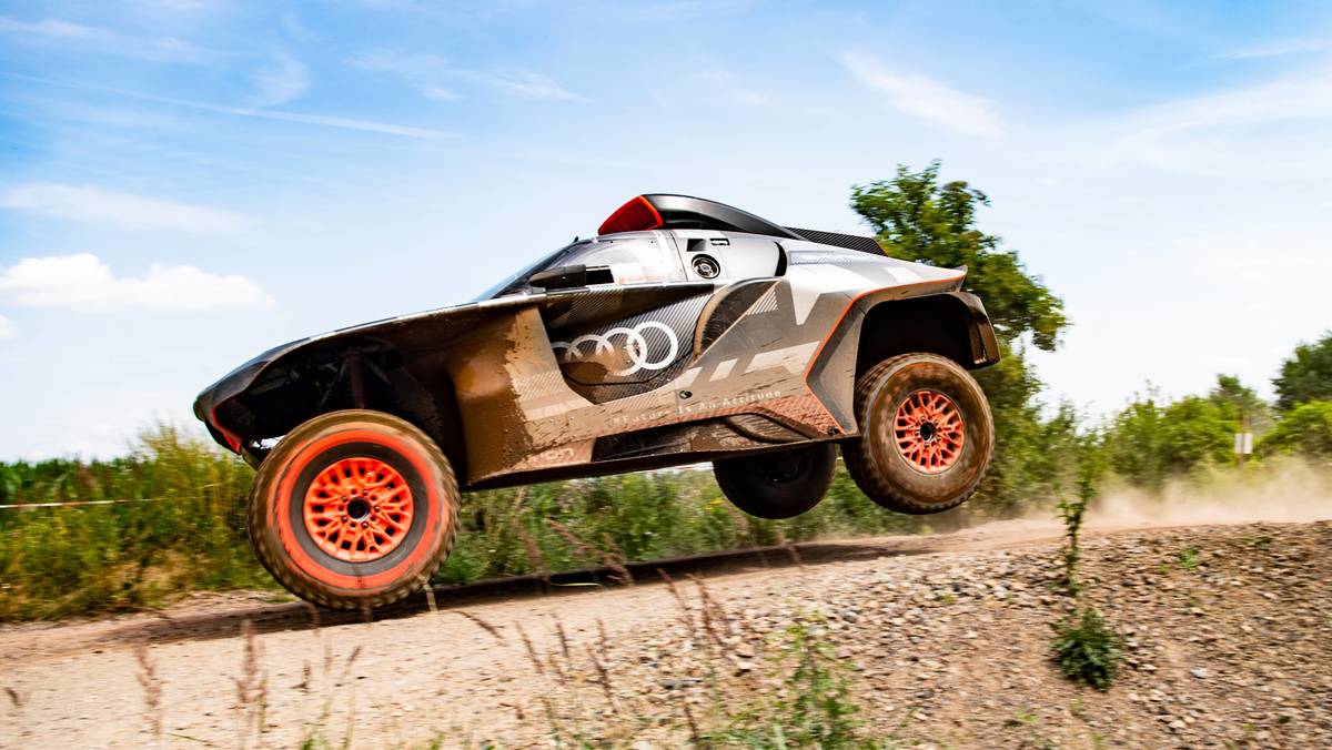 Prototypowe Audi RS Q e-tron, które wystartuje w przyszłorocznym Dakarze