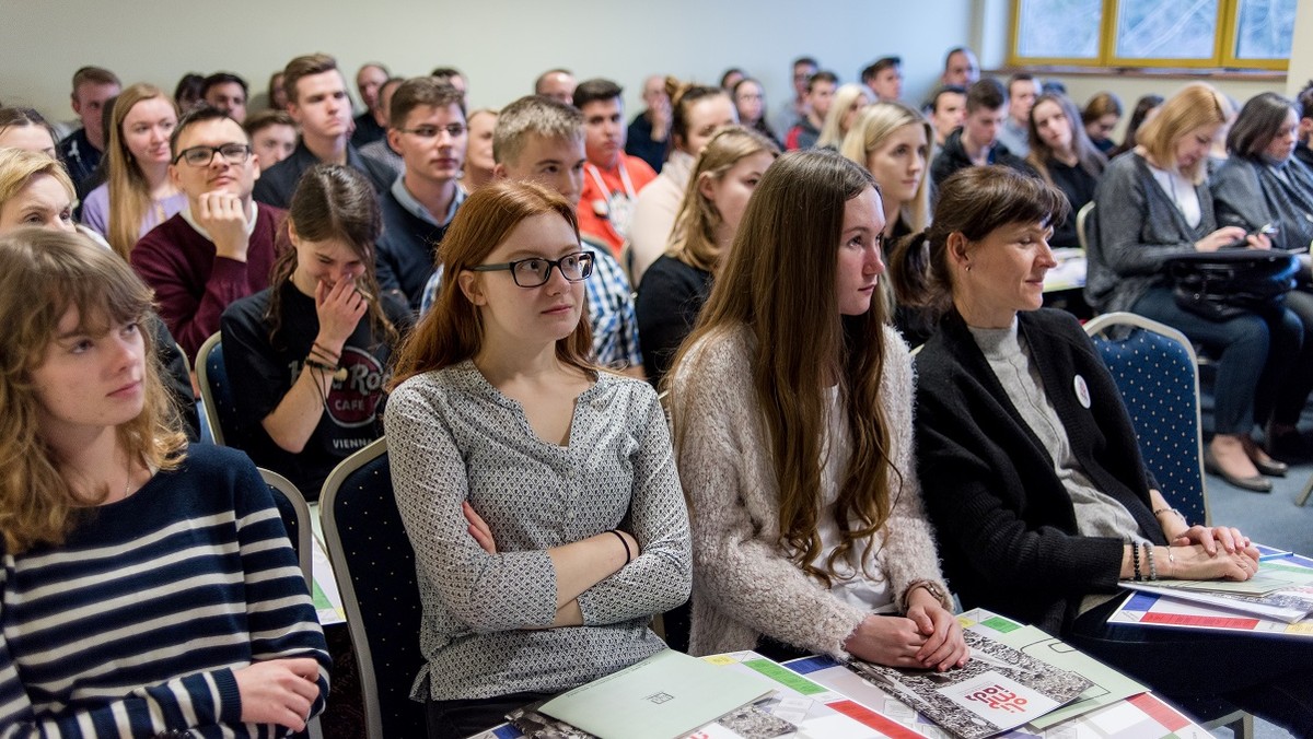 48 finalistów, po troje uczniów z 16 województw, którzy otrzymali najwyższą liczbę punktów podczas drugiego etapu VI edycji konkursu „Olimpiada Solidarności. Dwie dekady historii” przyjechało na wizytę studyjną do Gdańska - Miasta Wolności.