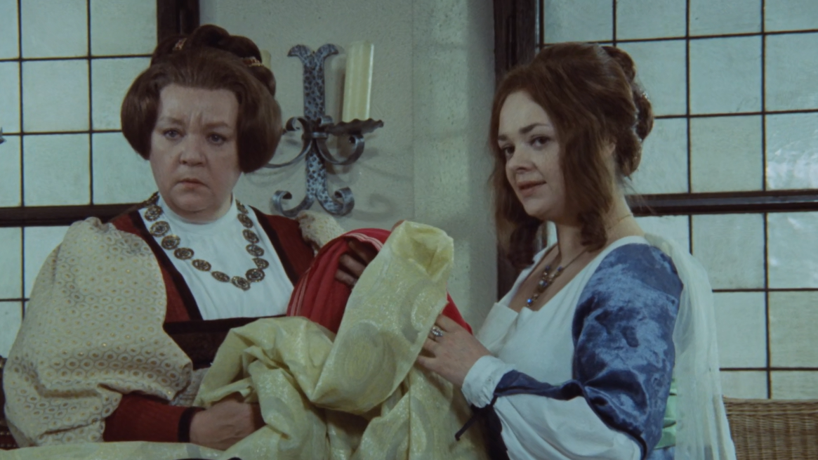 Carola Braunbock a Dana Hlaváčová v rozprávke Tri oriešky pre Popolušku.