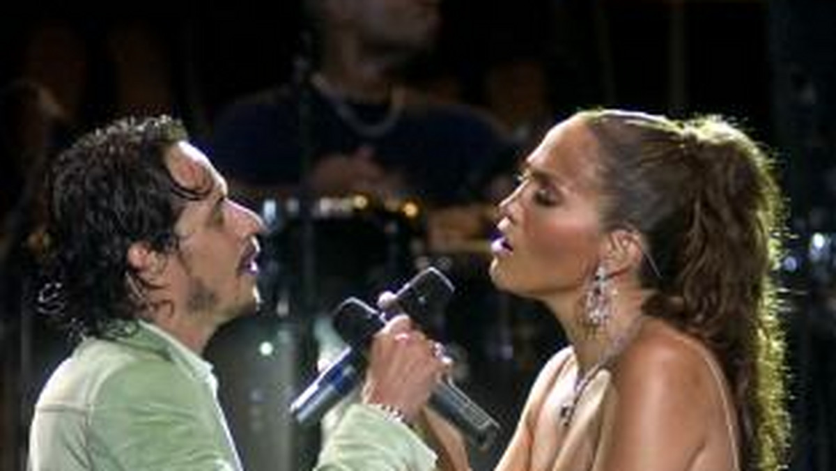 Piosenkarka i aktorka Jennifer Lopez i popularny piosenkarz latynoamerykański Marc Anthony postanowili zakończyć trwające od 7 lat małżeństwo - poinformował w piątek magazyn "People".