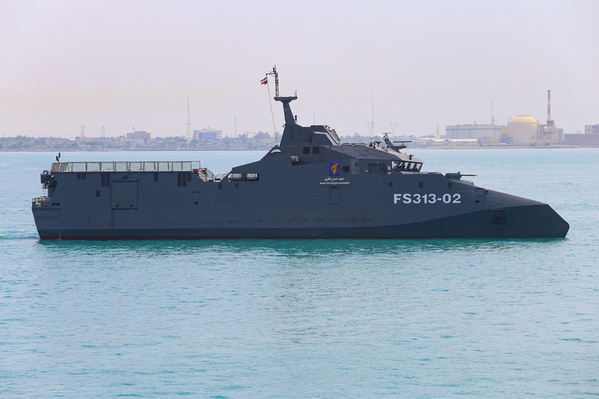 Ratni brod Iranske revolucionarne garde "Šahid (mučenik) Hasan Bageri" u Persijskom zalivu kod nuklearne elektrane u Bušeru na jugu Irana 29. aprila