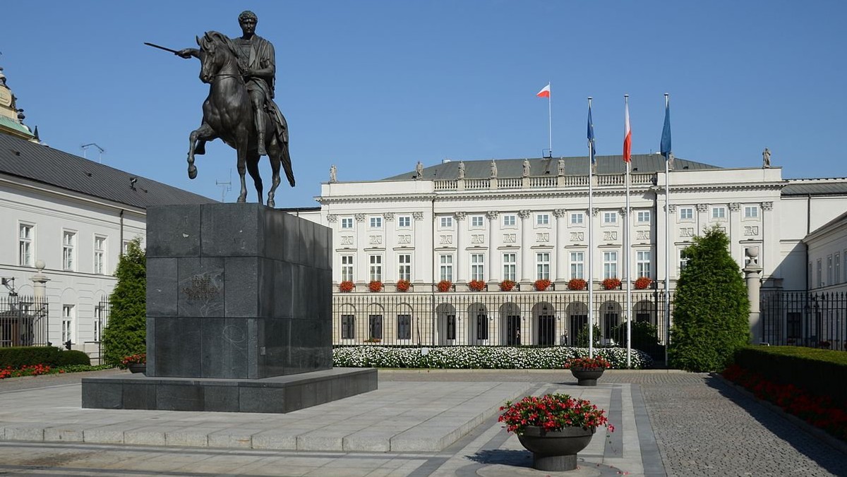 - IV RP na pewno nie wróci. Każda partia ewoluuje. Nie jestem zwolenniczką PiS. Wiele rzeczy mi się w nich nie podoba, ale Prawo i Sprawiedliwość bardziej przemawia do zwykłego obywatela - mówi znana aktorka, która pół godziny po rozmowie odmówiła autoryzowania wywiadu. Dlaczego?