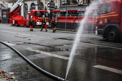 Duży pożar w centrum Paryża. Ogień został opanowany