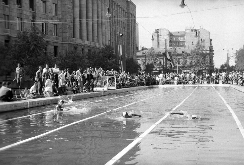 Bazen u Takovskoj ulici, 1946. godine