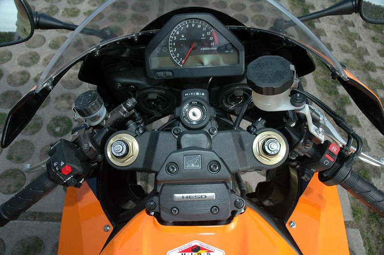 Honda CBR1000RR Fireblade Repsol replika (test)