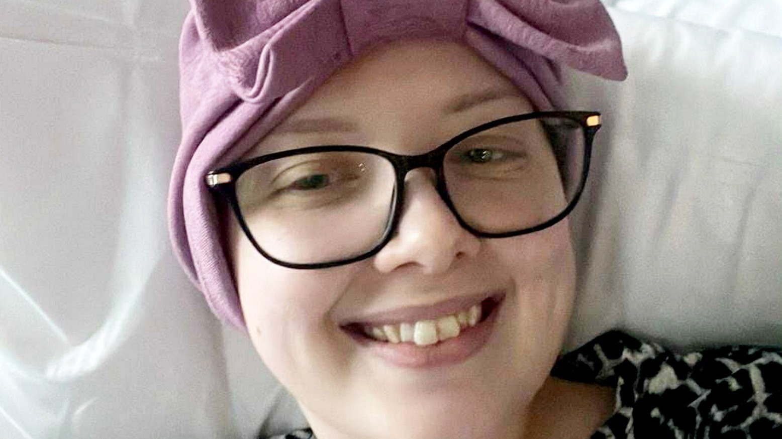 Izzy teraz motivuje mladých, aby vyhľadali lekársku pomoc, ak majú zdravotné problémy