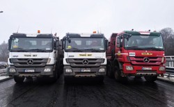 Trasa Łazienkowska zyskała nowy wiadukt, a remont na półmetku. Wiemy, kiedy skończą się korki