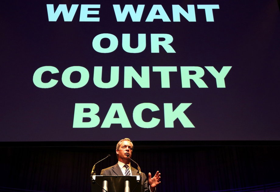 Nigel Farage, szef Partii Niepodległości UK, zwolennik wyjścia z Unii na tle hasła: "Chcemy odzyskać nasz kraj"