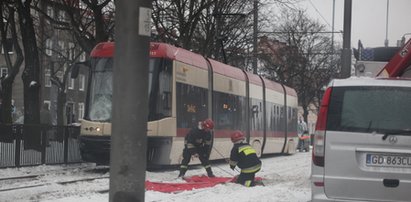 Nie żyje młoda kobieta! Potrącił ją tramwaj!