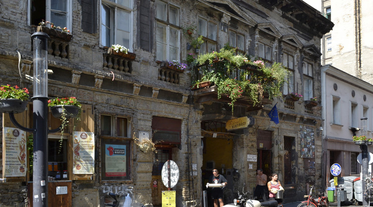 Szimpla kert-MTI Róka László