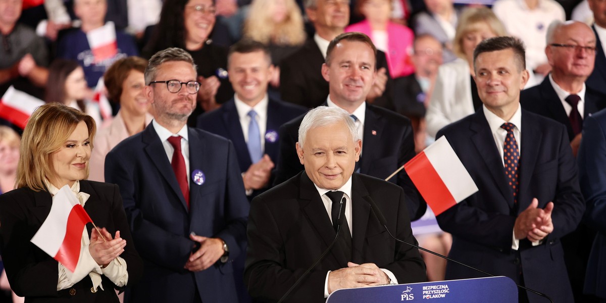 Szef PiS Jarosław Kaczyński podczas przemówienia w Kielcach. 3 września 2023 r.