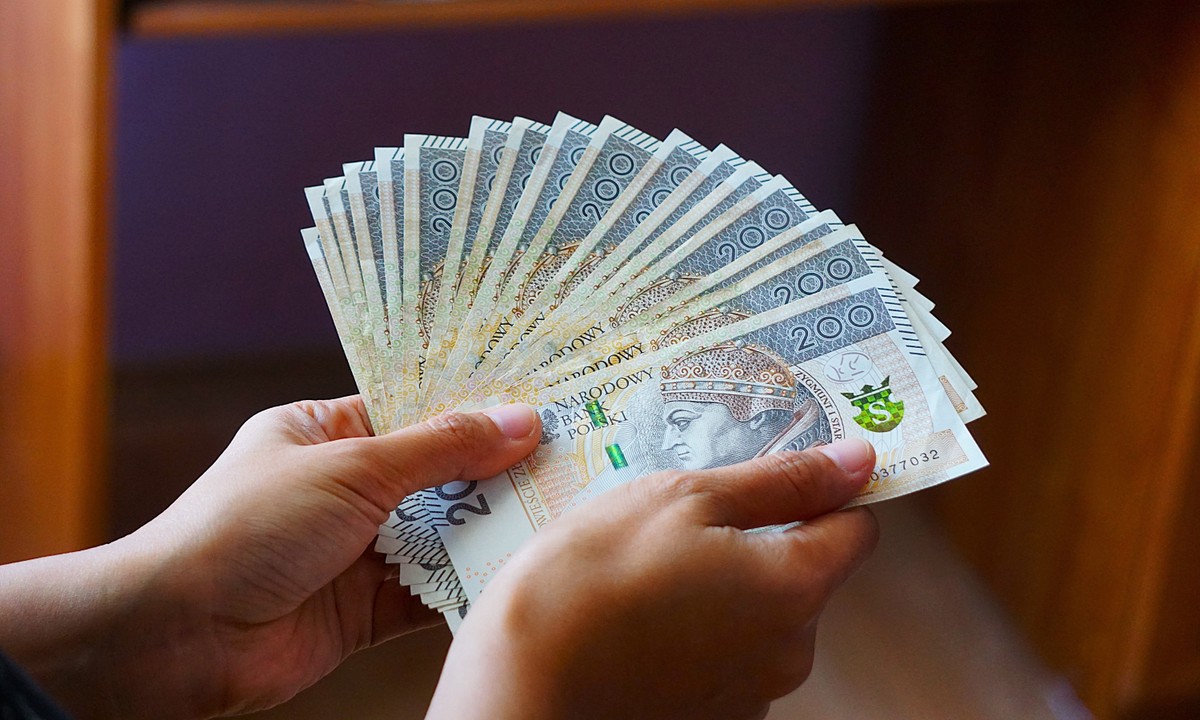 Od otrzymanego dofinansowania za praktyki absolwenckie trzeba zapłacić podatek. PIT
