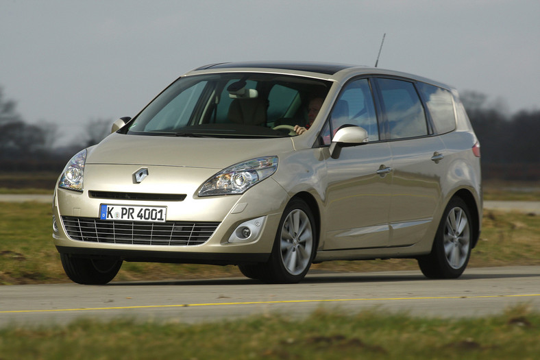 15 - Renault Scenic (III)