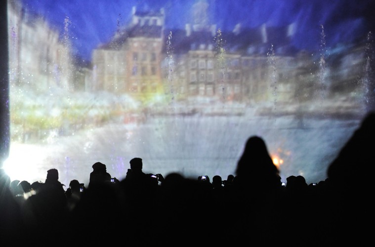Pokaz 'Światła Wody' w Multimedialnym Parku Fontann