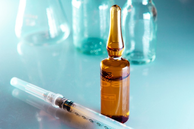 Koronavírus: már egy dózis AstraZeneca és Pfizer is megmentheti a kórháztól