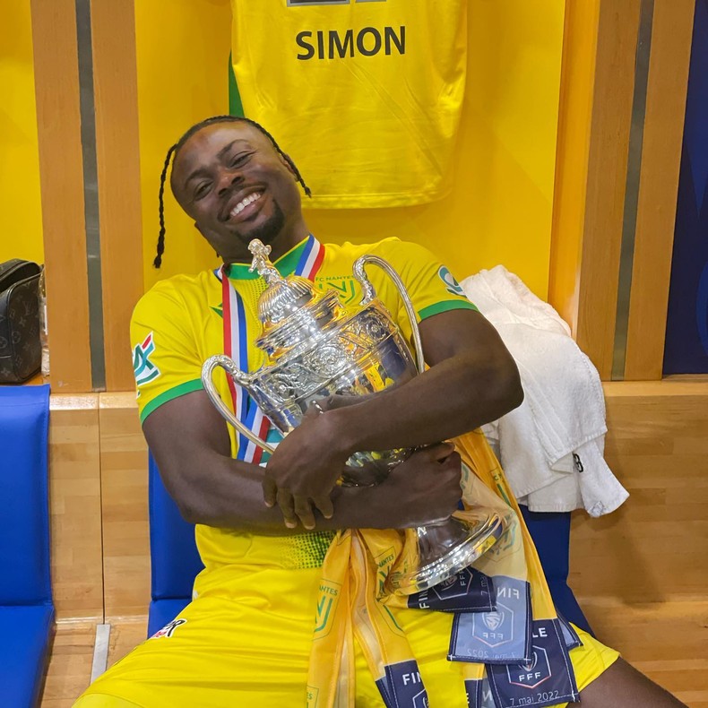 Moses Simon oslavuje víťazstvo v Nantes Coupe de France