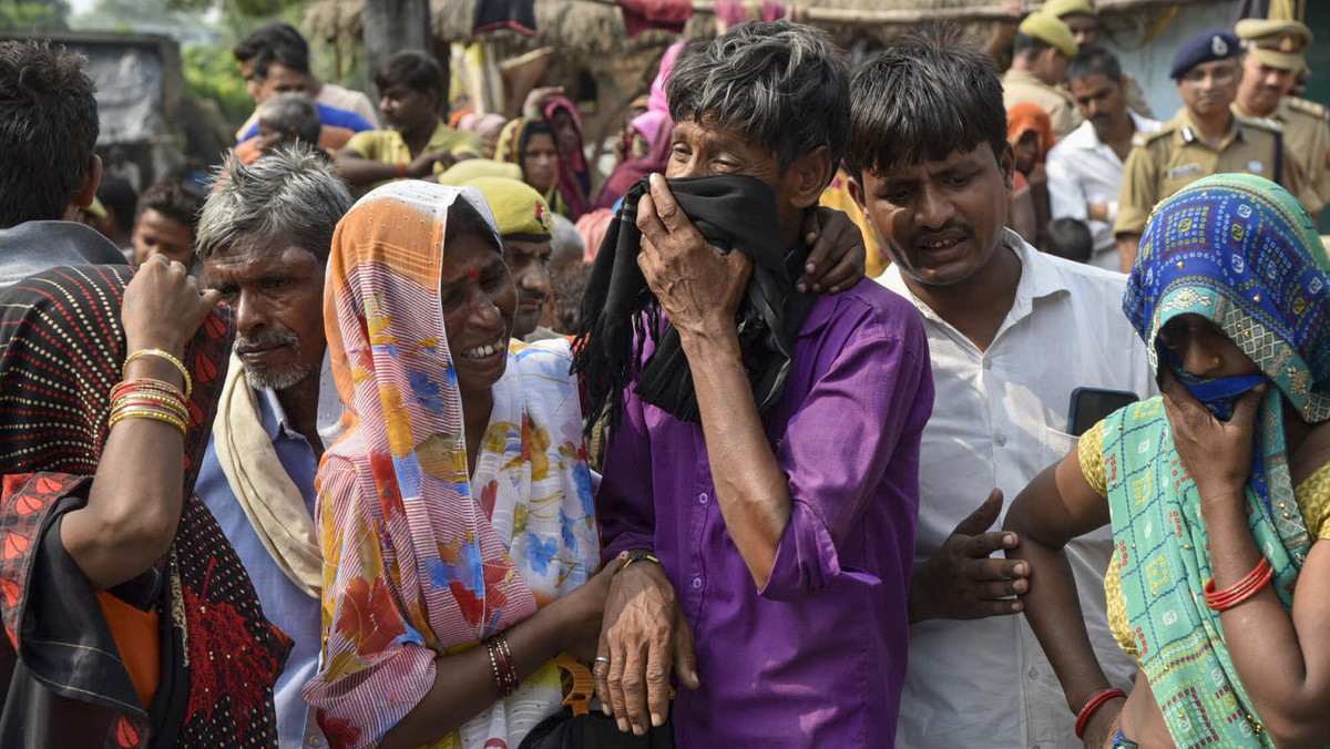Tragedia w Indiach. Wracali z uroczystości. Nie żyje 26 osób