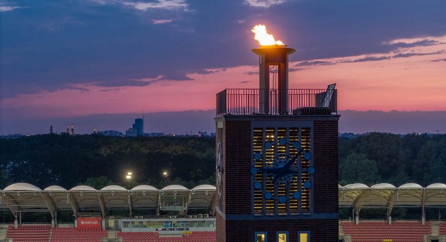 Znicz na Stadionie Olimpijskim zapłonął po 90 latach