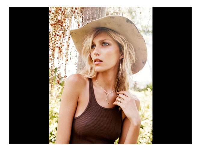 Anja Rubik w biżuterii Apart - sesja w Australii