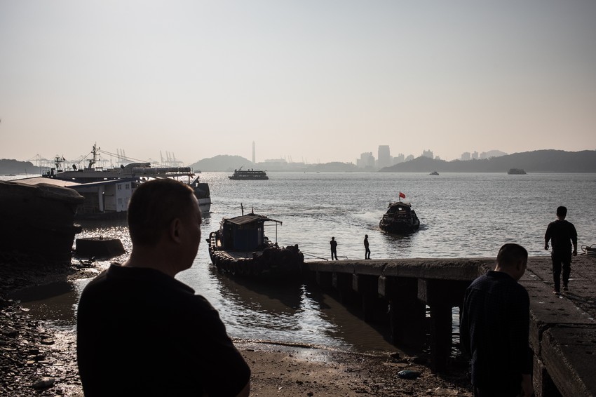 Radnici kod mola u Sjamenu, Fuđen