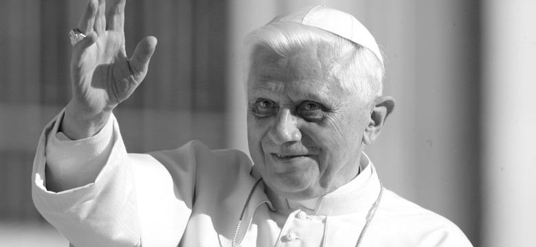Benedykt XVI nie żyje. Były papież miał 95 lat