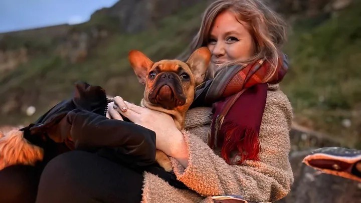 Carly Scott upozorňuje na skryté príznaky rakoviny krčka maternice.