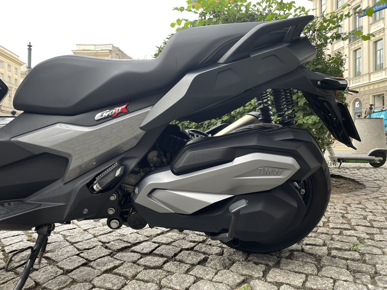 Elektryczny czy "normalny"? Sprawdziłem skutery BMW C 400 X i BMW CE 04