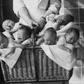 Położna P. Schmauder z niemowlętami. Zdjęcie opublikowane przez „Berliner Morgenpost w grudniu 1929 roku.