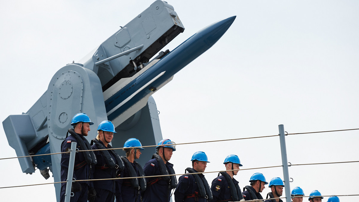 GDYNIA ORP GENERAŁ TADEUSZ KOŚCIUSZKO POŻEGNANIE (marynarze)