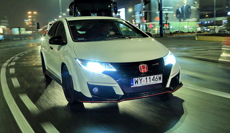 Honda Civic Type R - mroczny rycerz